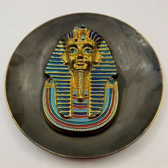 Golden Mask of Tutankhamen 22 Karat Gold Porcelain Collectible Plate # 1964 A - Picture 1 of 4